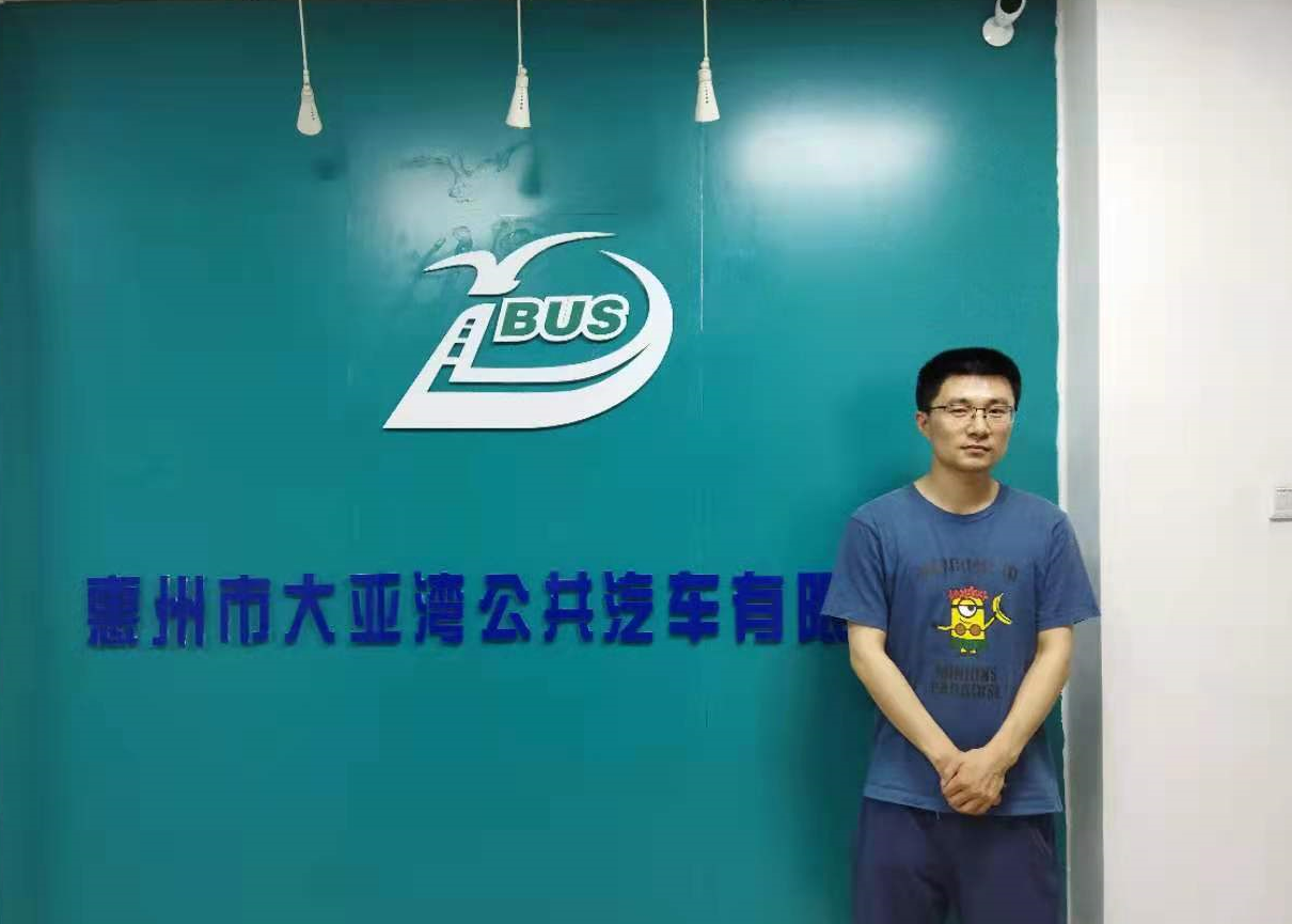 服务照-张--.png